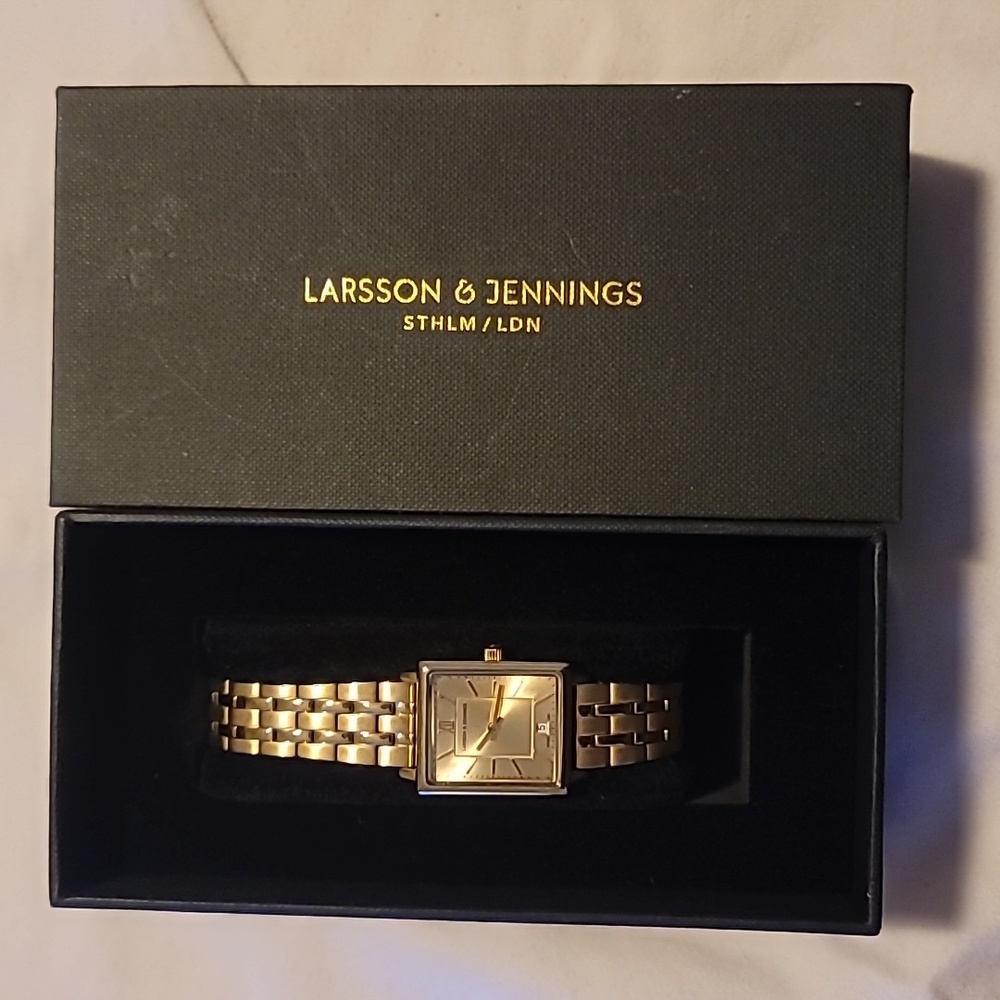 Larssonjennings Boyfriend Watch